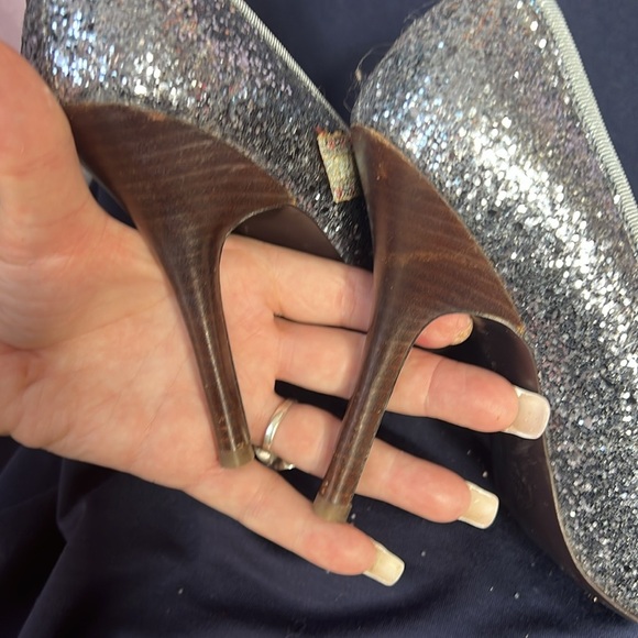 Hale Bob size 9 Scarlet blue, glittery pumps with a beautiful brooch fastener. - Picture 14 of 15